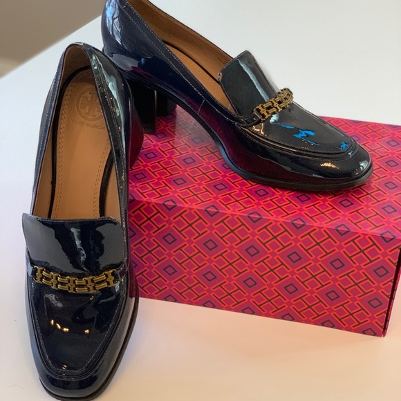 Tory Burch Patent Leather Chain-Link Accents Pumps - Picture 3 of 5